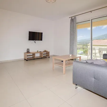 Awesome In Propriano With 2 Bedrooms